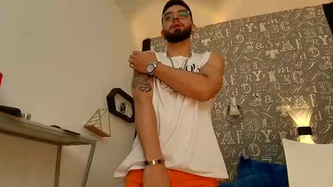 Snapshot of mr_dominik chatting on September 2025 09:17:02 PM online show from September 2025 09:17:02 PM