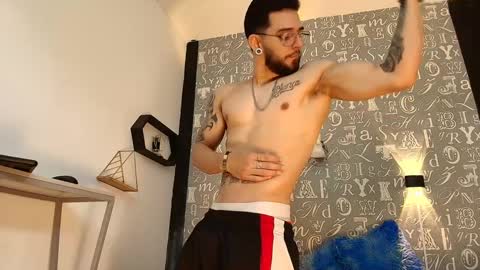 Snapshot of mr_dominik chatting on September 2025 08:22:02 PM online show from September 2025 08:22:02 PM
