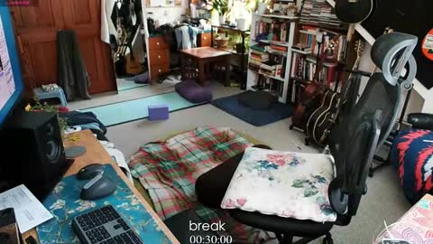 Snapshot of mr_foxxy chatting on February 2025 02:09:02 PM ninko online show from February 2025 02:09:02 PM