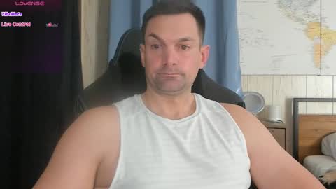 Snapshot of mr_mac69 chatting on February 2025 09:28:01 PM Cam online show from February 2025 09:28:01 PM