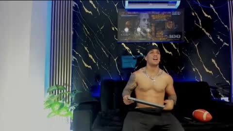 Snapshot of mr_maximo chatting on February 2026 04:22:01 AM mr_maximo online show from February 2026 04:22:01 AM