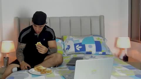 Snapshot of mr_maximo chatting on March 2026 04:06:02 AM mr_maximo online show from March 2026 04:06:02 AM