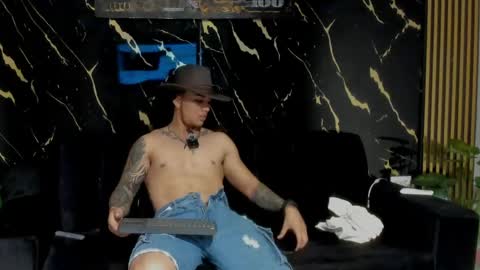 Snapshot of mr_maximo chatting on March 2026 04:28:02 AM mr_maximo online show from March 2026 04:28:02 AM