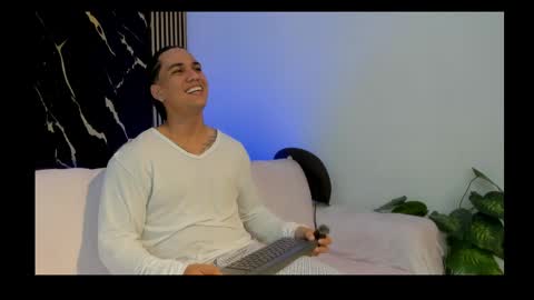 mr_maximo online show from May 2026 05:45:01 AM