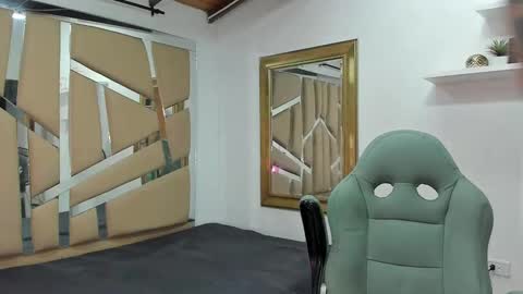 MIKEE online show from February 2025 03:15:02 AM