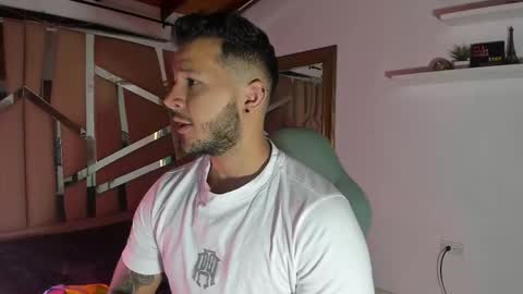 MIKEE online show from February 2025 03:10:02 AM