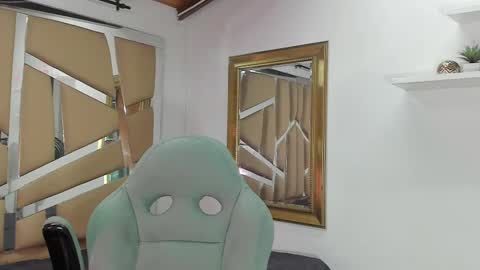 MIKEE online show from February 2025 03:01:02 AM