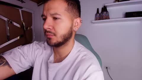 MIKEE online show from October 2025 03:04:02 AM