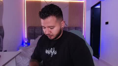MIKEE online show from April 2026 03:08:02 AM