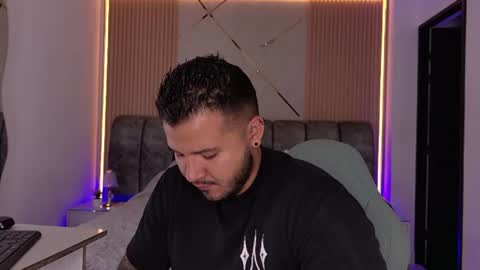 MIKEE online show from June 2026 03:09:02 AM