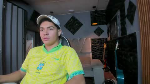mr_mois online show from April 2026 06:22:02 AM