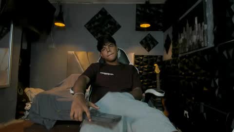 mr_mois online show from May 2026 09:44:02 PM