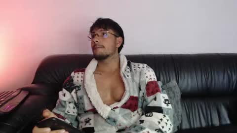 AARON online show from June 2026 09:04:02 AM