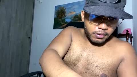 Snapshot of mr_santos01 chatting on May 2026 05:01:02 AM Santos online show from May 2026 05:01:02 AM