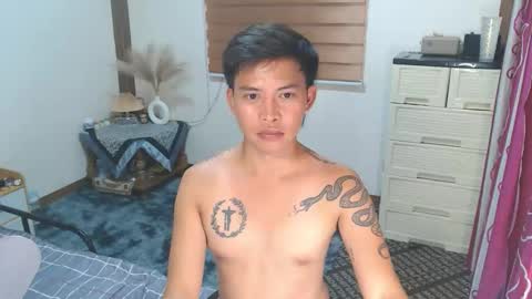 Snapshot of mr_squidcock chatting on March 2026 03:28:01 PM KYLE online show from March 2026 03:28:01 PM