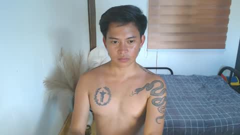 Snapshot of mr_squidcock chatting on April 2026 05:52:01 AM KYLE online show from April 2026 05:52:01 AM