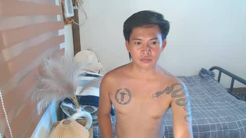 Snapshot of mr_squidcock chatting on April 2026 06:35:02 AM KYLE online show from April 2026 06:35:02 AM