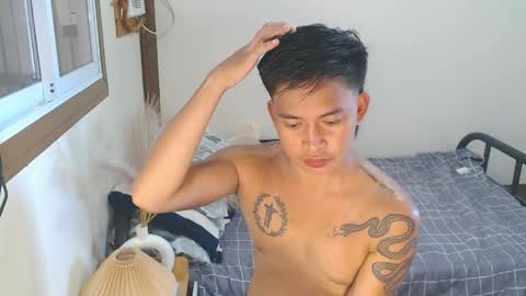 Snapshot of mr_squidcock chatting on April 2026 04:50:02 AM KYLE online show from April 2026 04:50:02 AM