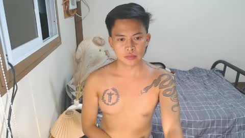 Snapshot of mr_squidcock chatting on April 2026 01:05:01 PM KYLE online show from April 2026 01:05:01 PM