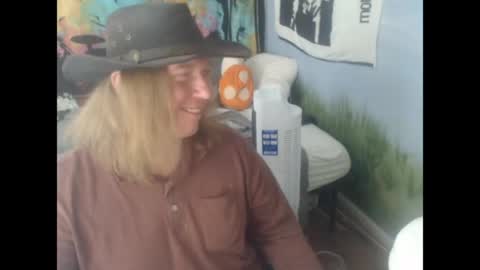 mr_strawberry online show from April 2026 05:25:01 PM