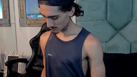 Snapshot of mr_strike chatting on November 2025 03:40:02 AM MR online show from November 2025 03:40:02 AM