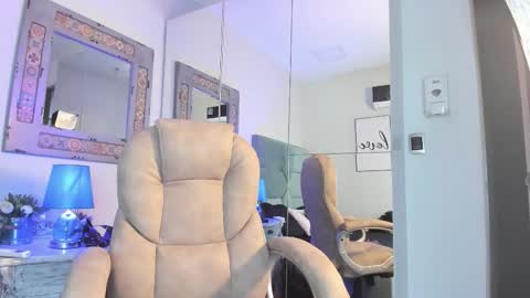 Snapshot of mr_strike chatting on November 2025 03:32:02 AM MR online show from November 2025 03:32:02 AM