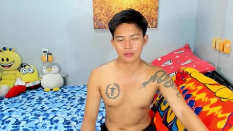 Snapshot of mr_swe3t0oth chatting on February 2025 02:52:01 PM KYLE online show from February 2025 02:52:01 PM
