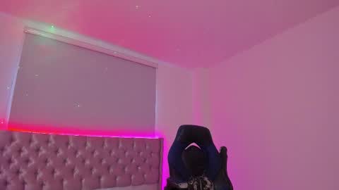 Snapshot of mr_twix01 chatting on October 2025 09:37:02 PM Diego online show from October 2025 09:37:02 PM