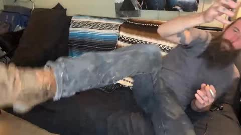 Snapshot of mr_valdor chatting on December 2024 11:40:02 PM Valdor online show from December 2024 11:40:02 PM