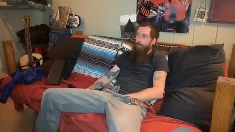 Snapshot of mr_valdor chatting on December 2024 12:07:01 AM Valdor online show from December 2024 12:07:01 AM