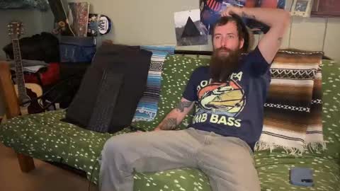 Snapshot of mr_valdor chatting on December 2024 10:03:02 PM Valdor online show from December 2024 10:03:02 PM