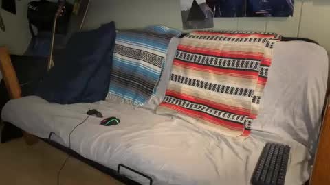 Snapshot of mr_valdor chatting on October 2025 02:01:02 AM Valdor online show from October 2025 02:01:02 AM