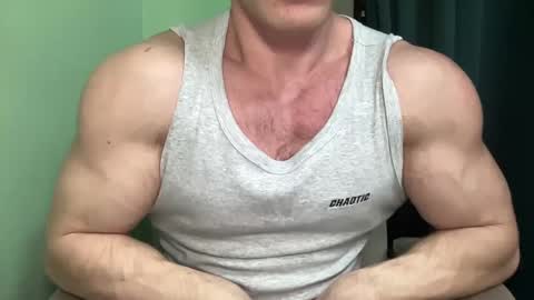 Snapshot of mrbiceps_23 chatting on December 2024 08:02:02 PM Mrbiceps23 online show from December 2024 08:02:02 PM
