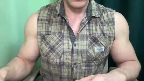 Snapshot of mrbiceps_23 chatting on December 2024 08:22:02 AM Mrbiceps23 online show from December 2024 08:22:02 AM