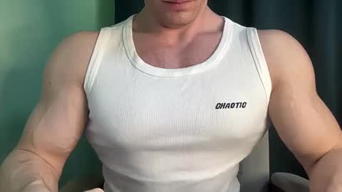 Snapshot of mrbiceps_23 chatting on December 2024 05:05:02 PM Mrbiceps23 online show from December 2024 05:05:02 PM