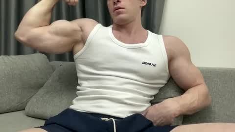 Snapshot of mrbiceps_23 chatting on January 2025 02:04:01 PM Mrbiceps23 online show from January 2025 02:04:01 PM