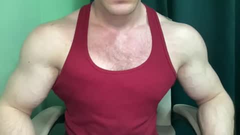 Snapshot of mrbiceps_23 chatting on February 2025 10:18:02 PM Mrbiceps23 online show from February 2025 10:18:02 PM