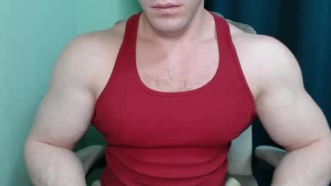 Snapshot of mrbiceps_23 chatting on February 2025 10:39:02 PM Mrbiceps23 online show from February 2025 10:39:02 PM
