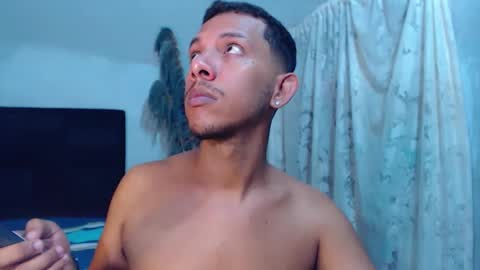 Snapshot of mrchrisdaniel chatting on April 2026 01:39:02 PM Christtofer online show from April 2026 01:39:02 PM