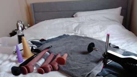 MrCoffee online show from November 2025 04:55:01 AM