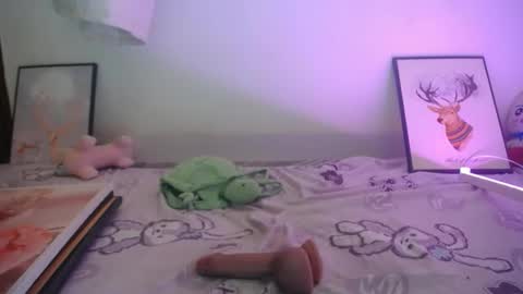 Snapshot of mreme_miuu chatting on March 2026 08:15:01 AM Miuu online show from March 2026 08:15:01 AM