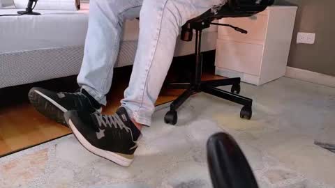 Mr Fox online show from October 2025 07:41:01 PM