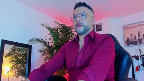 Snapshot of mrfrank_tattoo chatting on December 2024 11:33:02 AM MrFrank. online show from December 2024 11:33:02 AM