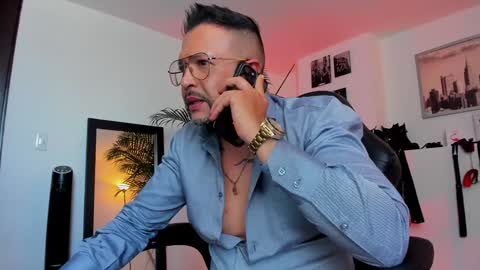 Snapshot of mrfrank_tattoo chatting on December 2024 03:22:02 PM MrFrank. online show from December 2024 03:22:02 PM