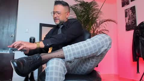 Snapshot of mrfrank_tattoo chatting on December 2024 11:43:02 AM MrFrank. online show from December 2024 11:43:02 AM