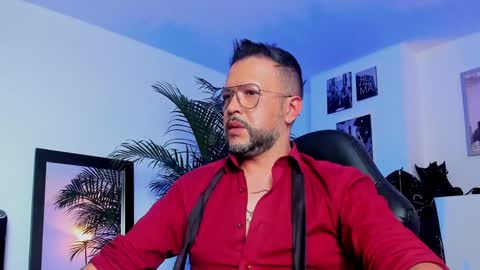 Snapshot of mrfrank_tattoo chatting on December 2024 06:54:02 PM MrFrank. online show from December 2024 06:54:02 PM