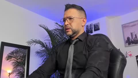 Snapshot of mrfrank_tattoo chatting on January 2025 02:30:01 PM MrFrank. online show from January 2025 02:30:01 PM