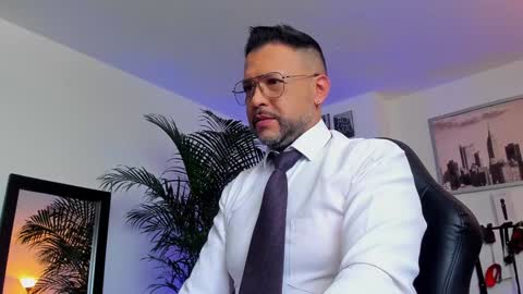 Snapshot of mrfrank_tattoo chatting on January 2025 01:44:02 PM MrFrank. online show from January 2025 01:44:02 PM