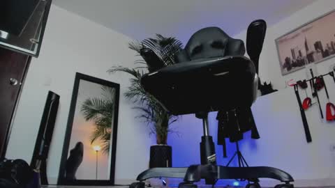 Snapshot of mrfrank_tattoo chatting on January 2025 06:35:02 PM MrFrank. online show from January 2025 06:35:02 PM