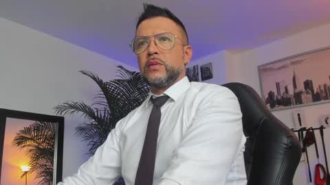 Snapshot of mrfrank_tattoo chatting on January 2025 12:43:01 PM MrFrank. online show from January 2025 12:43:01 PM